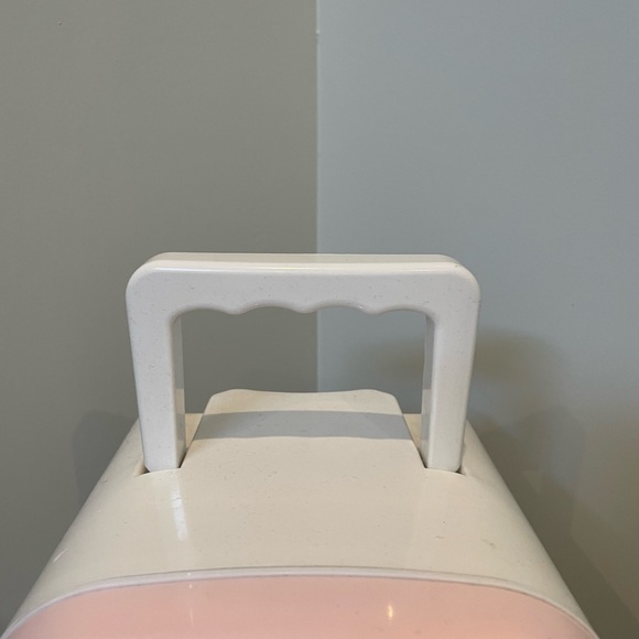 Alchemy beauty fridge. (PLEASE READ THE DESCRIPTION.) - Picture 4 of 7